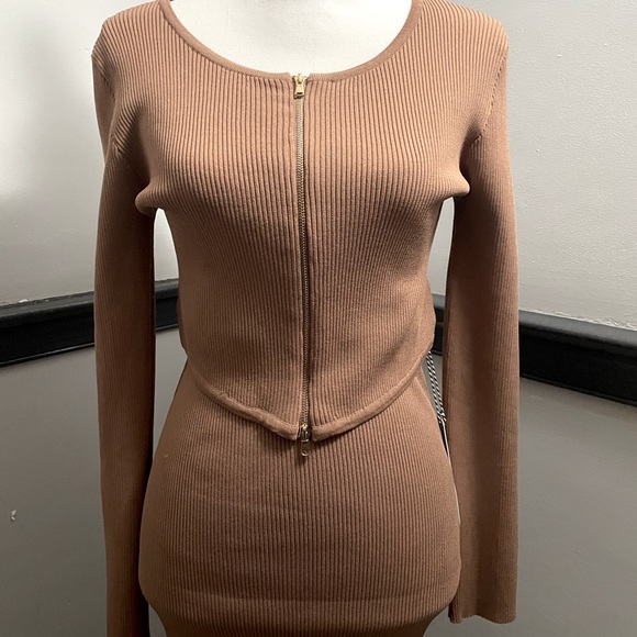 Cutest Tan Fitted 2-Piece Stretch Pencil Skirt W/Matching Zip Jacket - Picture 1 of 4